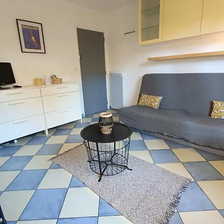 Apartament Magnificent Of 20 M With Terrace Bandol