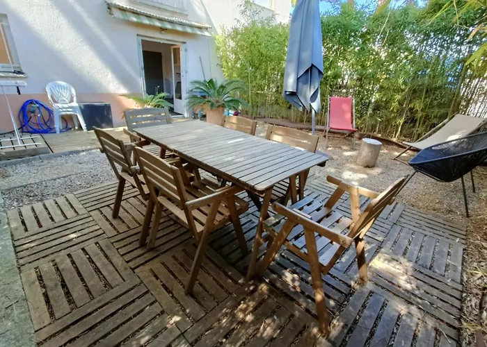 Magnificent Of 20 M With Terrace Apartmán